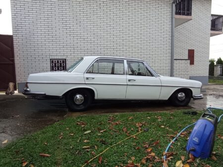 Mercedes benz w109