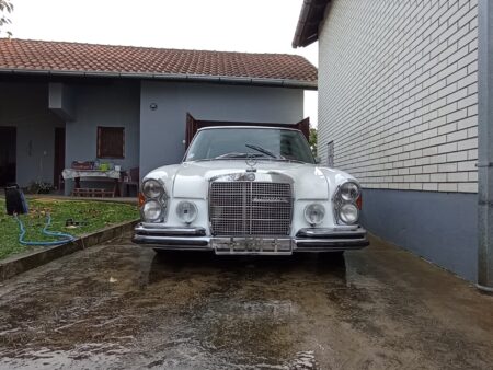 Mercedes benz w109